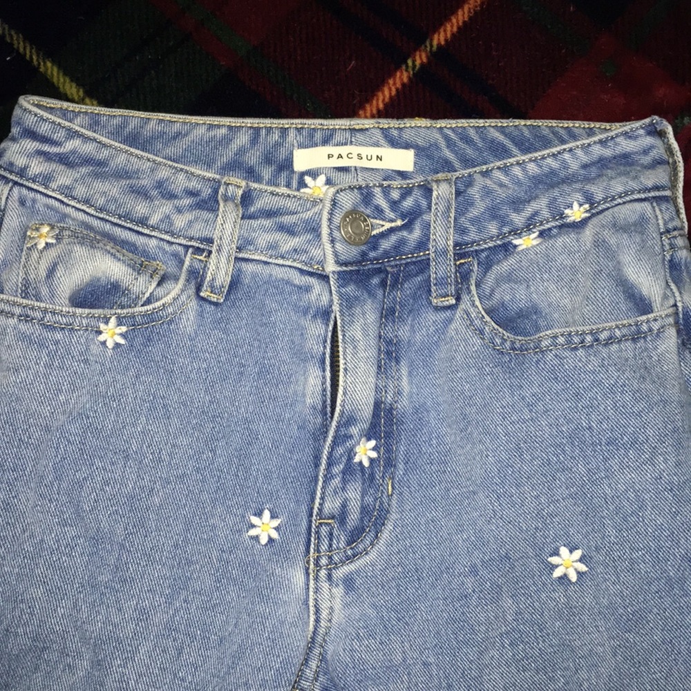 PacSun daisy mom jeans